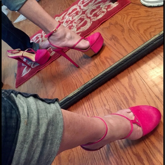 Donatella’s last Versace runway platform heels - Picture 4 of 7